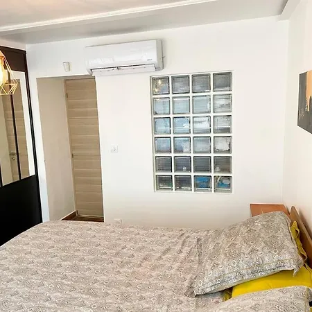 Bel Terrasse Privee A 5 Minutes Du Metro Apartamento *
