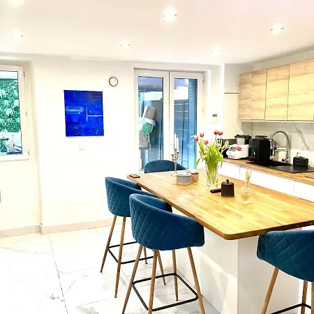 Bel Terrasse Privee A 5 Minutes Du Metro Apartamento *